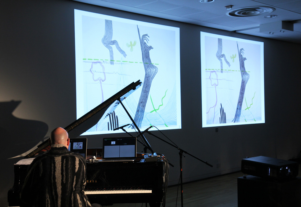 John Snijders playing Graphical Score 1 by Adinda van 't Klooster