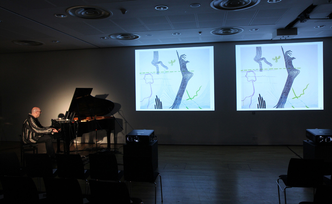 John Snijders playing Graphical Score 1 by Adinda van 't Klooster